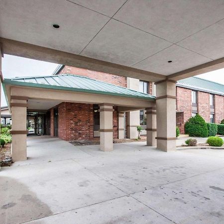 Quality Inn & Suites North Springfield Dış mekan fotoğraf