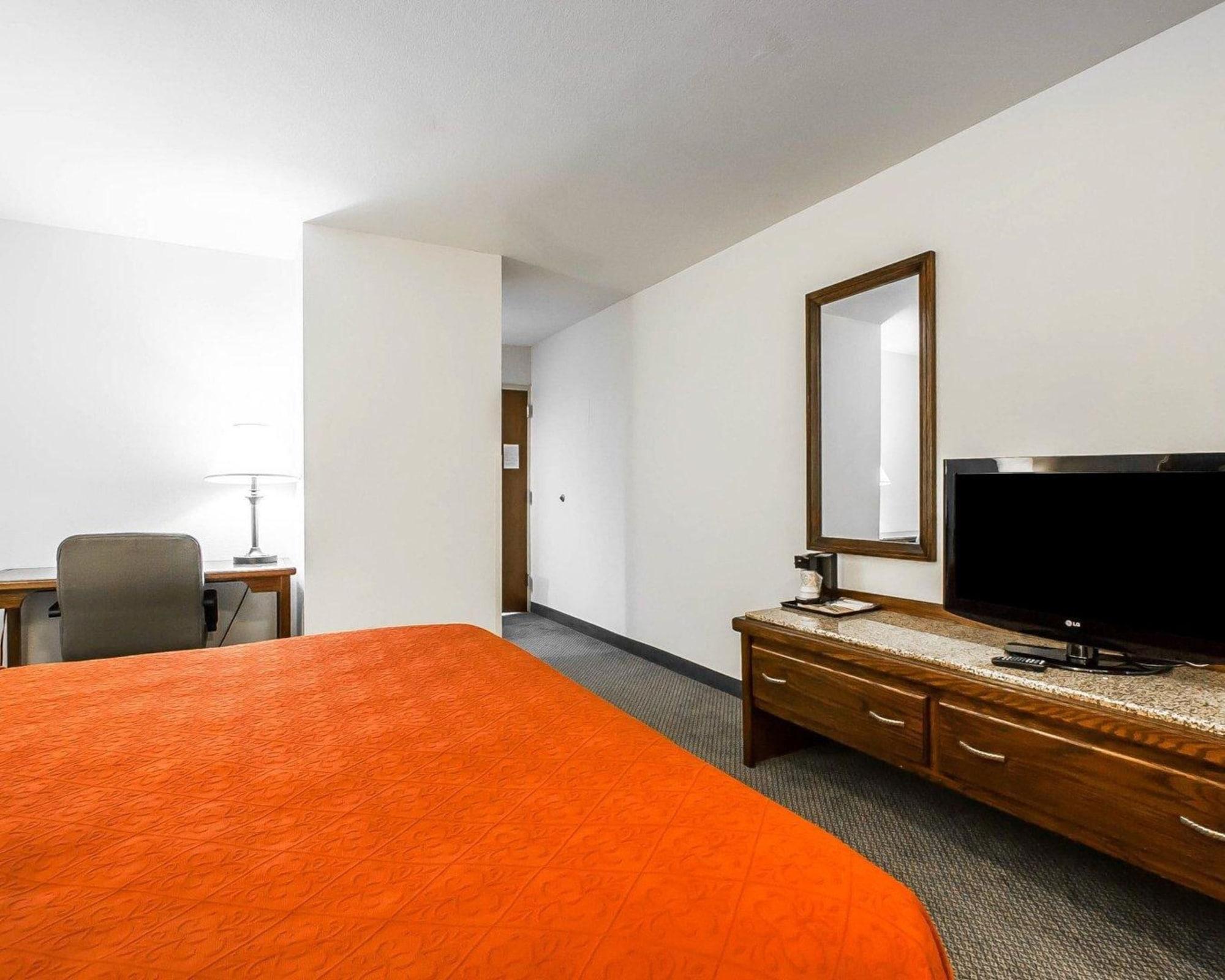 Quality Inn & Suites North Springfield Dış mekan fotoğraf