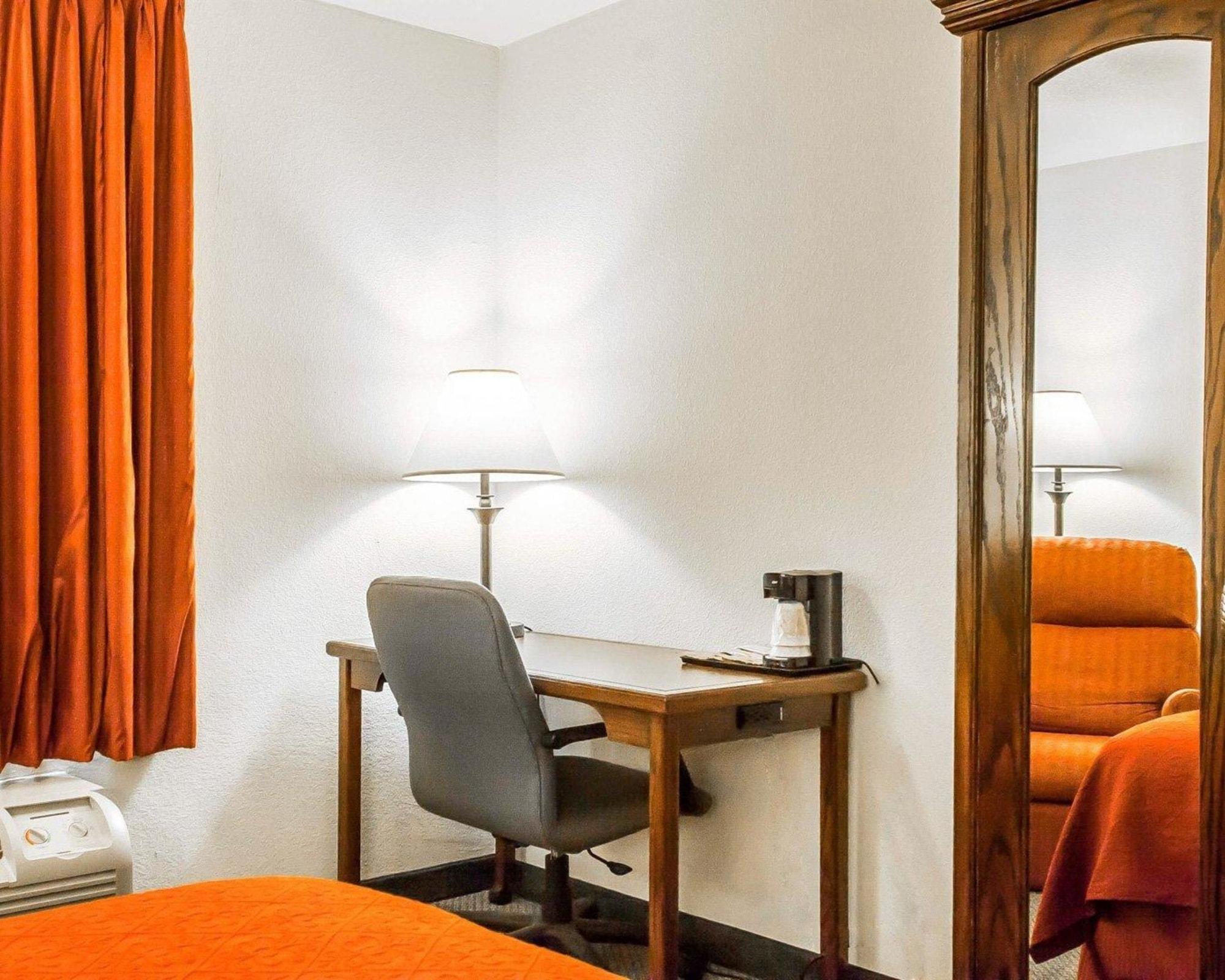 Quality Inn & Suites North Springfield Dış mekan fotoğraf