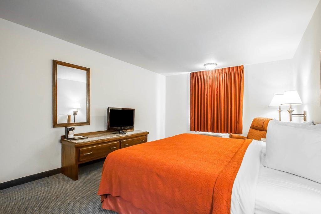 Quality Inn & Suites North Springfield Dış mekan fotoğraf