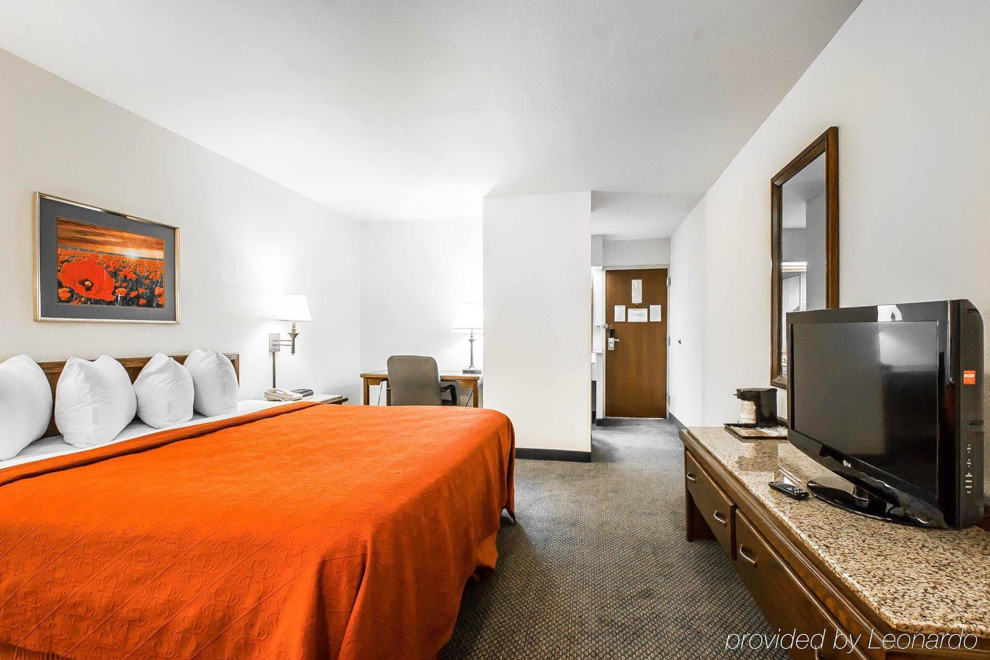 Quality Inn & Suites North Springfield Dış mekan fotoğraf