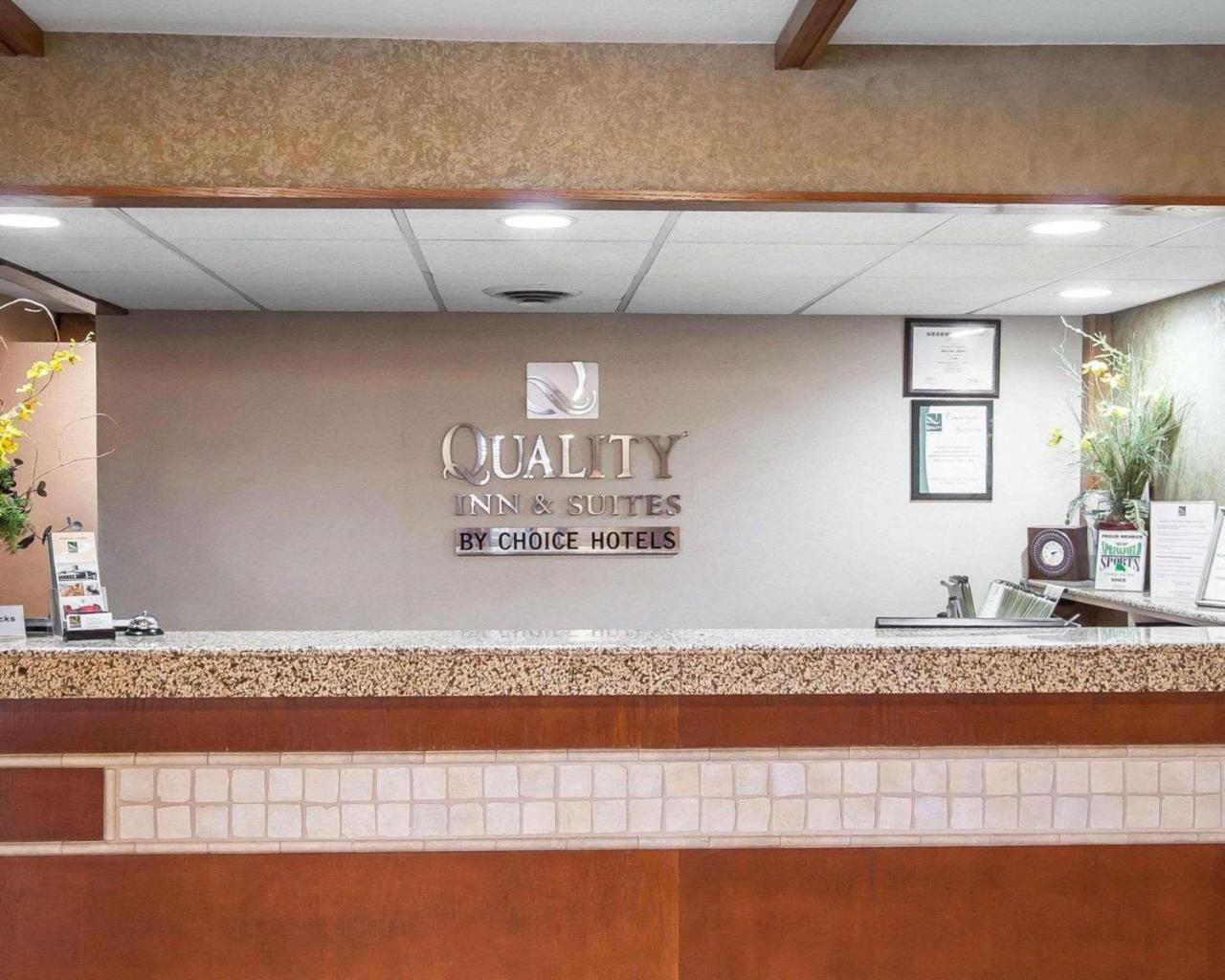Quality Inn & Suites North Springfield Dış mekan fotoğraf