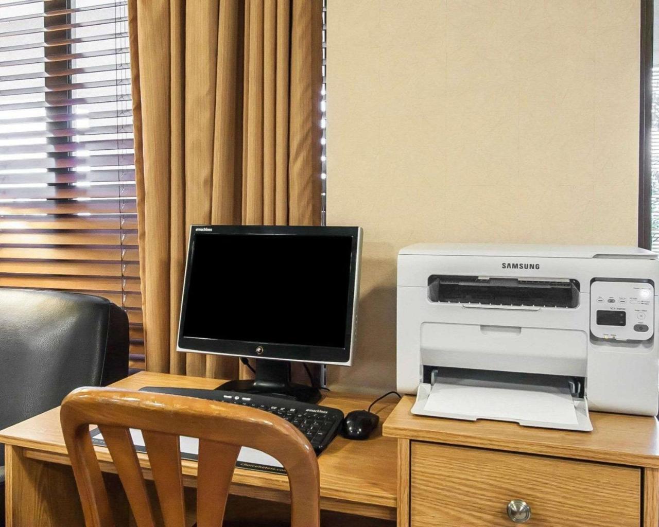Quality Inn & Suites North Springfield Dış mekan fotoğraf