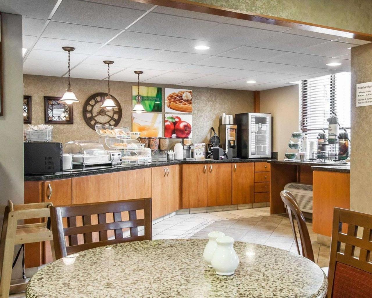 Quality Inn & Suites North Springfield Dış mekan fotoğraf