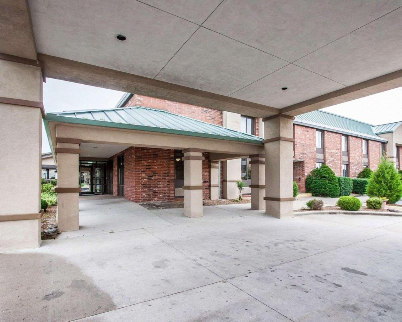 Quality Inn & Suites North Springfield Dış mekan fotoğraf