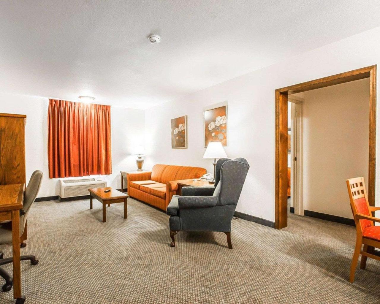 Quality Inn & Suites North Springfield Dış mekan fotoğraf