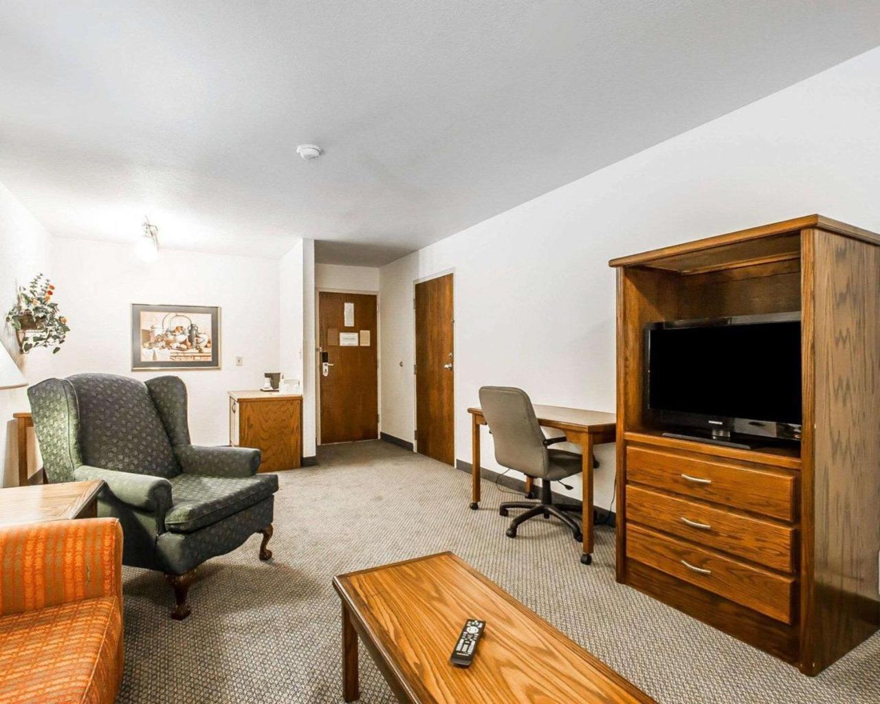 Quality Inn & Suites North Springfield Dış mekan fotoğraf