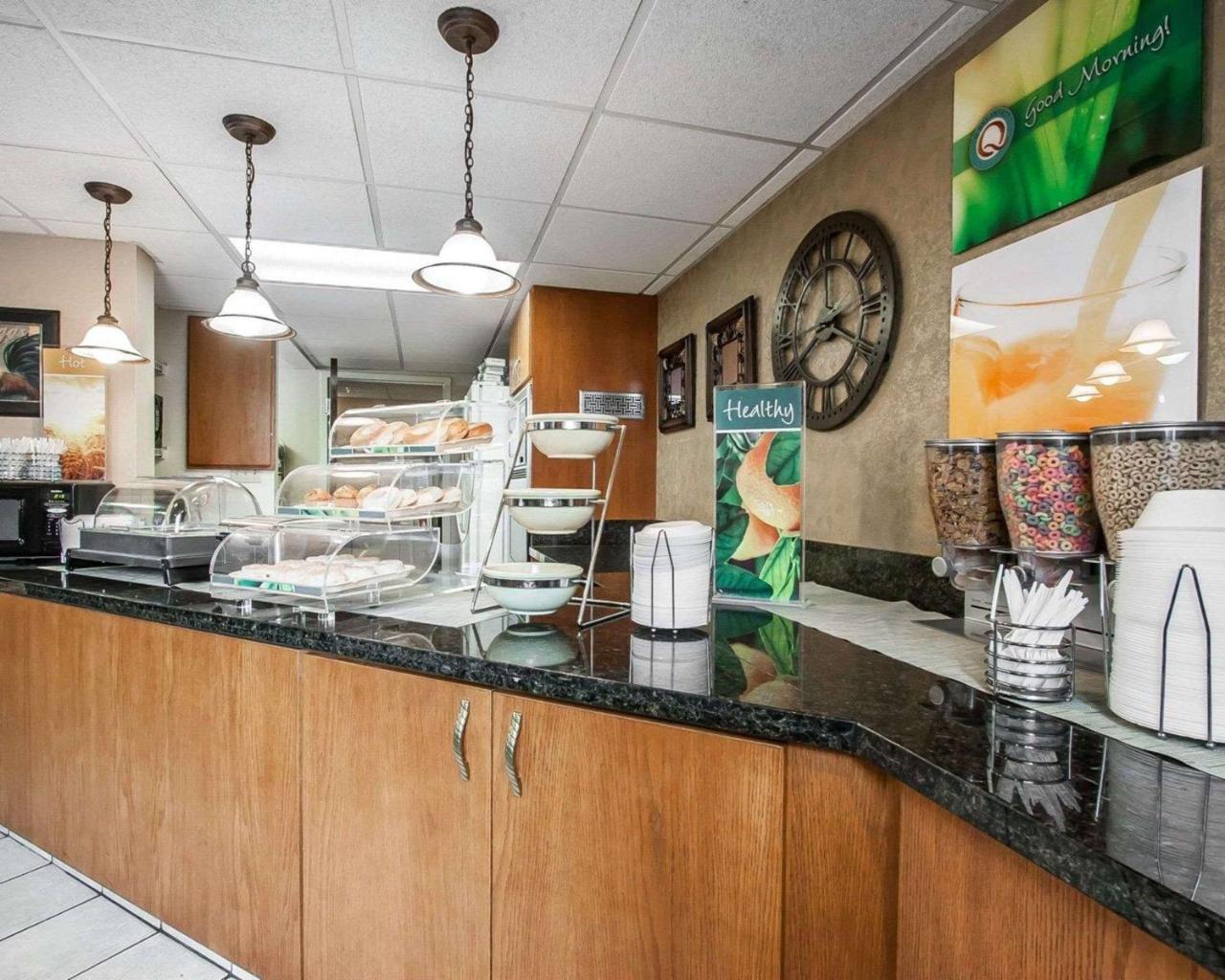 Quality Inn & Suites North Springfield Dış mekan fotoğraf
