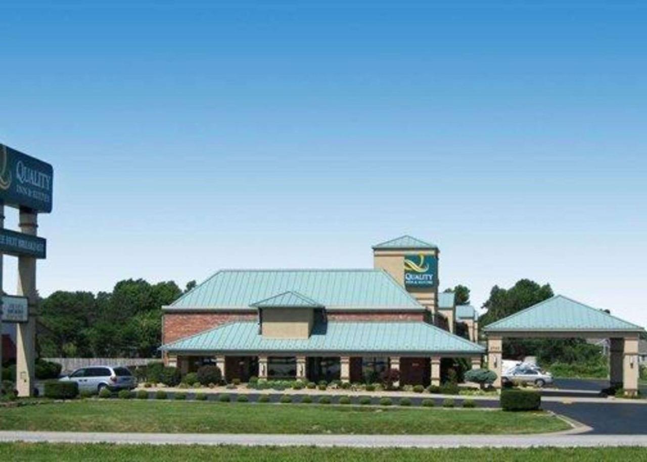 Quality Inn & Suites North Springfield Dış mekan fotoğraf