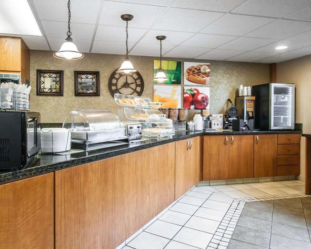 Quality Inn & Suites North Springfield Dış mekan fotoğraf
