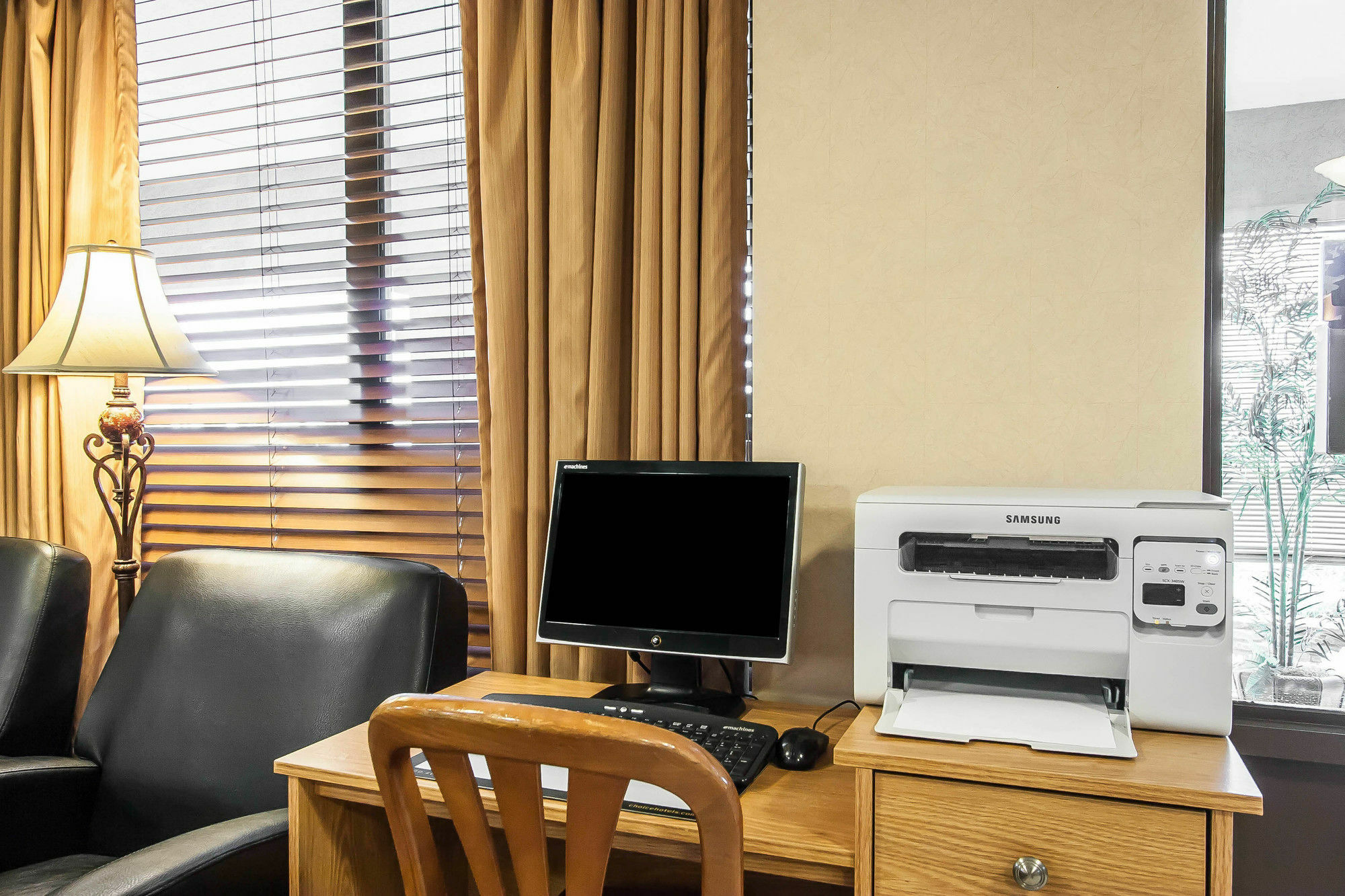 Quality Inn & Suites North Springfield Dış mekan fotoğraf
